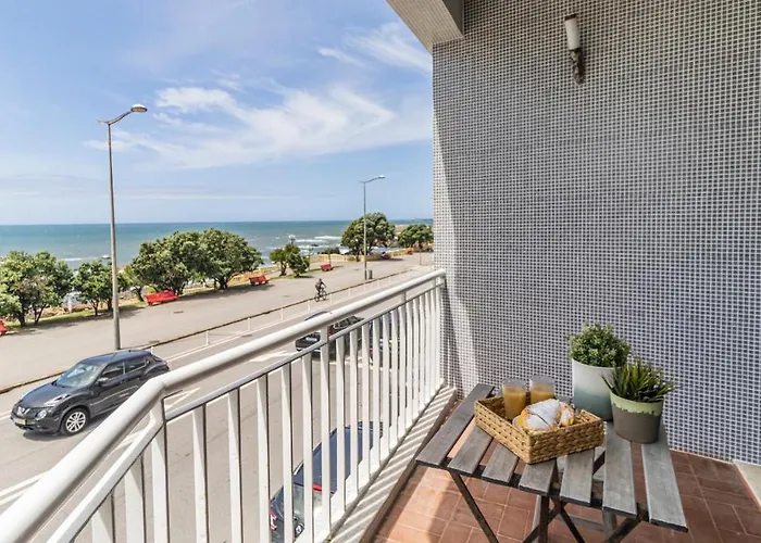 Lovelystay - Porto Beach Apartment
